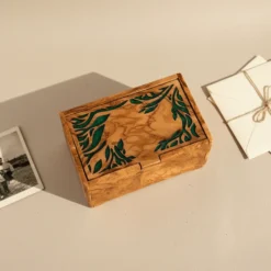 Boîte en bois d'olivier avec incrustation en époxy – vue 10