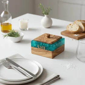 Boîte à sel carrée en bois d’olivier et résine