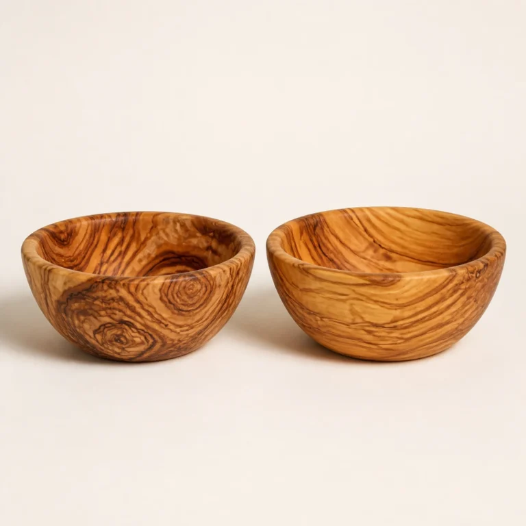 Duo de saladiers en bois d’olivier 20 cm aux veinages naturellement différents