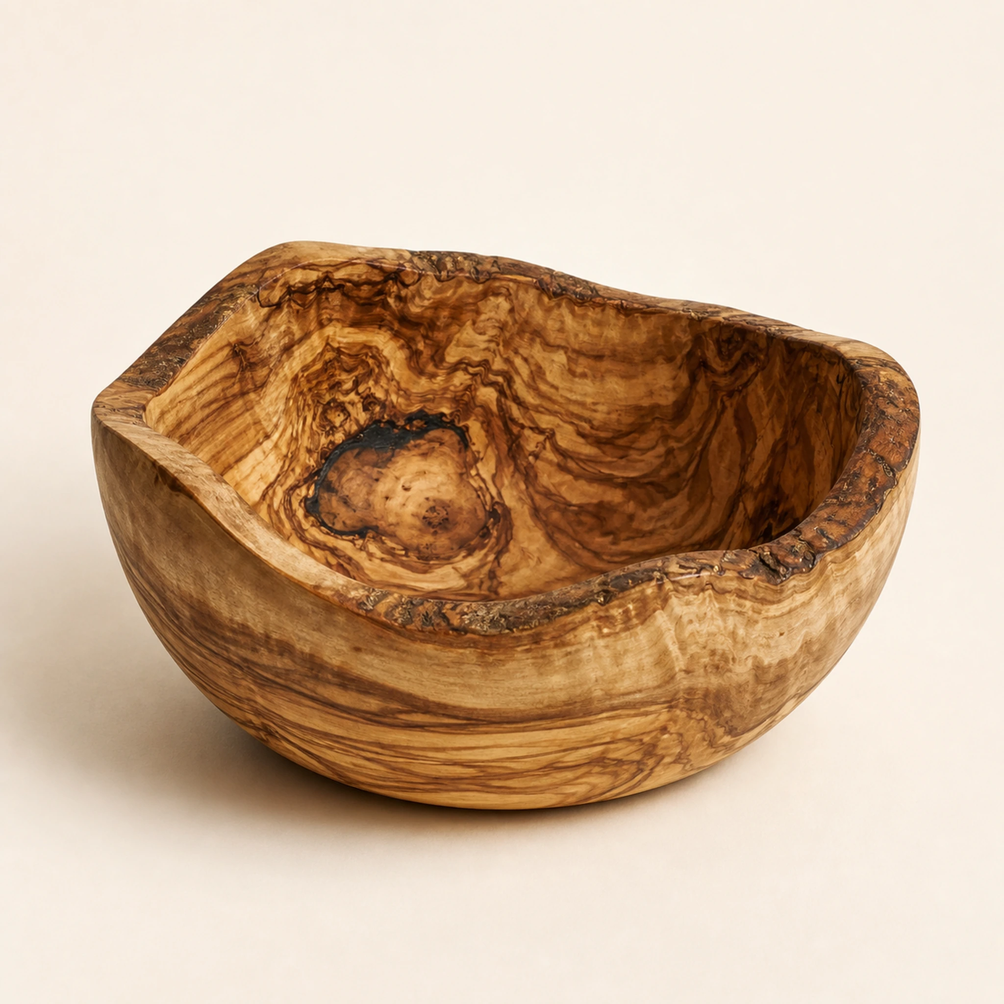 Saladier rustique en bois d’olivier disponible en 20, 22, 24 et 26 cm