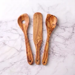 The three olive wood utensils included in the Set