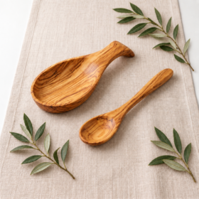 Set repose-cuillère et cuillère en bois d’olivier