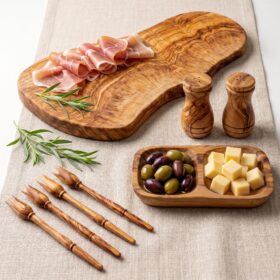 Coffret apéritif 8 pièces en bois d’olivier — planche et accessoires